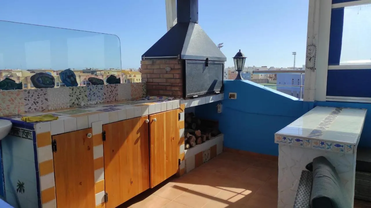 Apartamento Ático Arinaga con vistas , jacuzzi , terraza y barbacoa 0*,