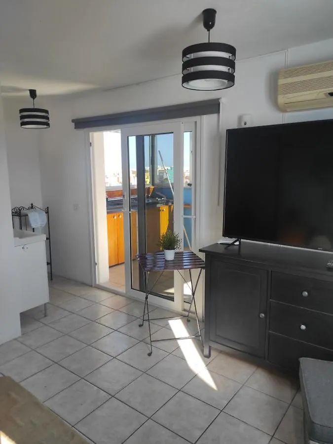 Apartamento Ático Arinaga con vistas , jacuzzi , terraza y barbacoa