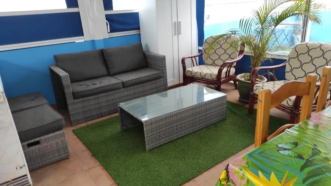 Apartamento Ático Arinaga con vistas , jacuzzi , terraza y barbacoa